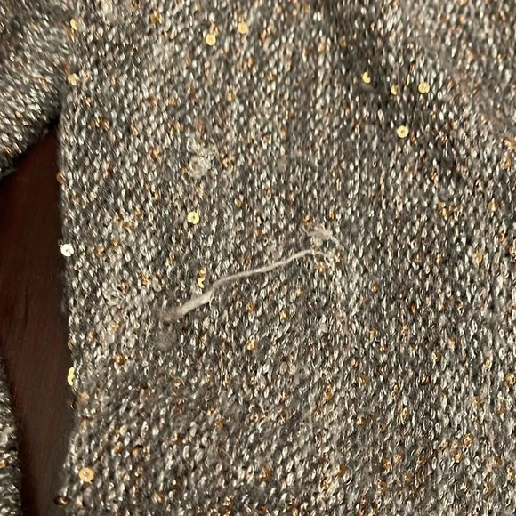 White House Black Market sparkling silver with gold sequins sweater size XL - Picture 3 of 6